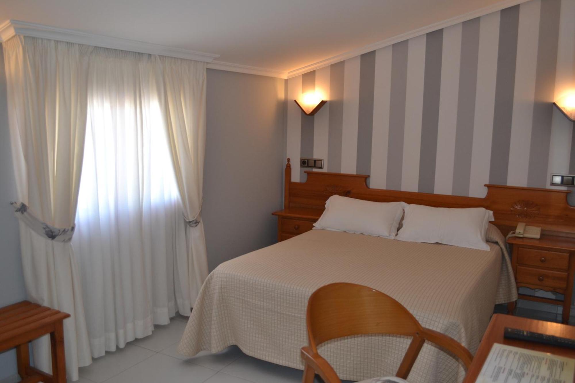 Hotel Piramide Πόρτο Νόβο Δωμάτιο φωτογραφία